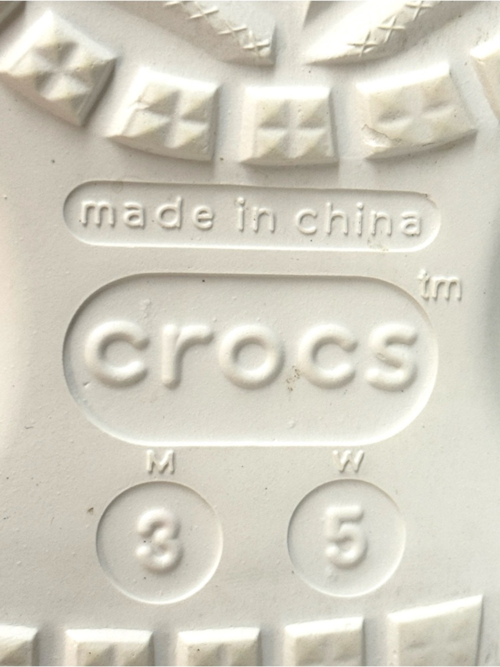 Crocs Disney Parks EPCOT International Flower & Garden Festival 2022 - Picture 7 of 8